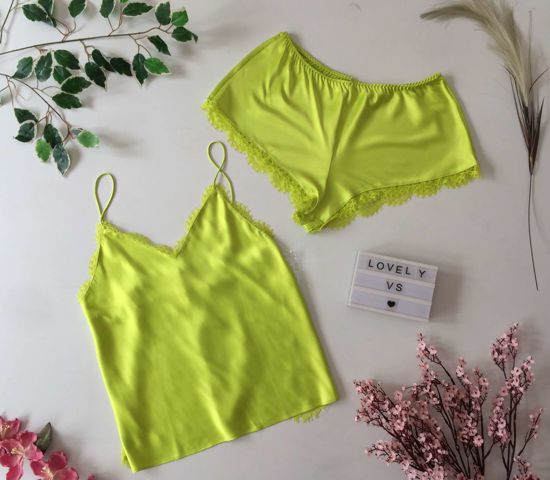 Imagen de Victoria's Secret  Cami Set Verde Limon de Satin .